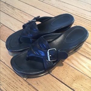 Cole Haan with Nike Air Soles Black Sandals 7.5